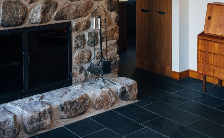 موقد غرفة المعيشة بلاط الأرضيات